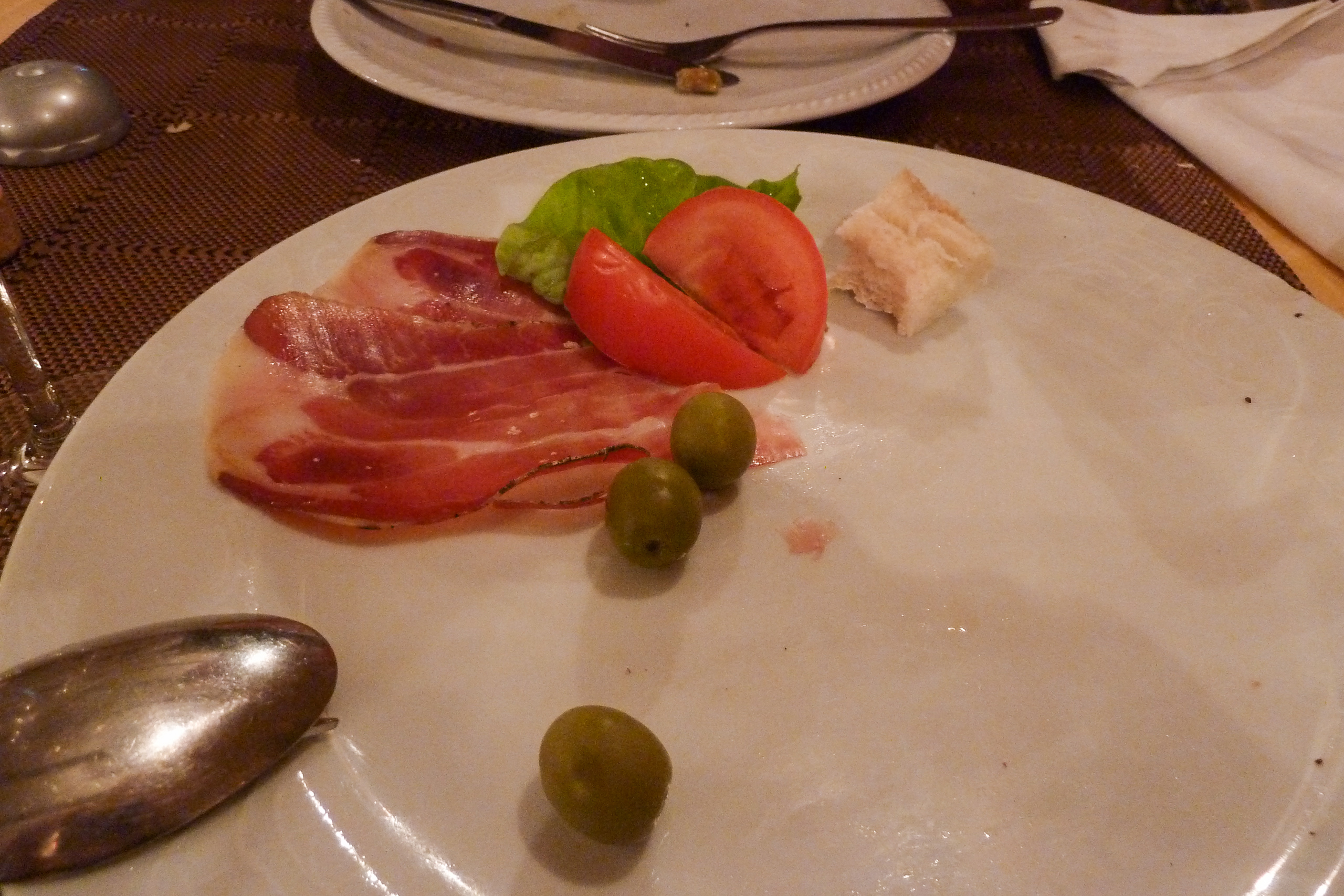 Pršut mit Tomate und Oliven – Abendessen im Pod Voltom